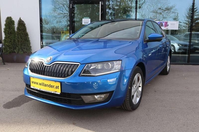 Mittelblau metallic Gebraucht 2014 Skoda Octavia Elegance Kleinwagen | € 12.990 (Etwas zu teuer) - Bild 1/4
