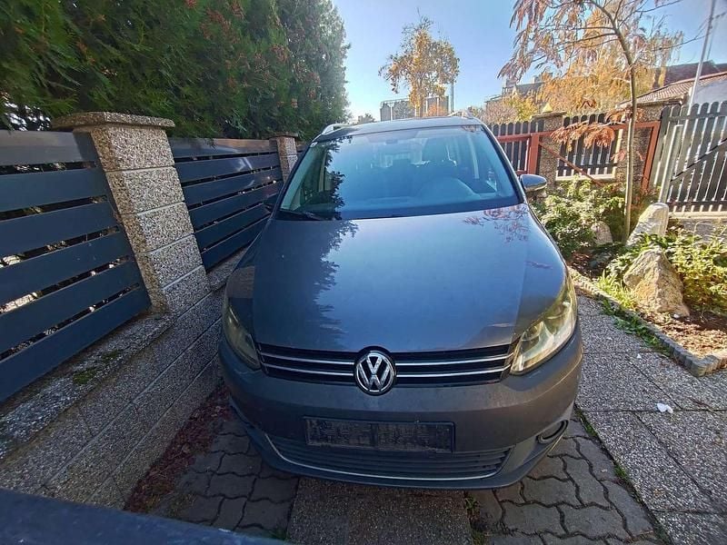 Grau Gebraucht 2011 VW Touran Van / Kleinbus | € 3.950 - Bild 1/4