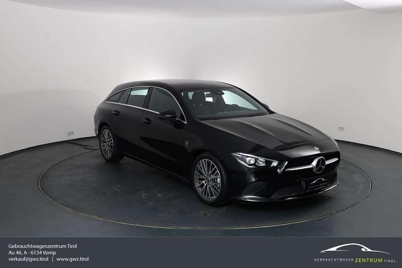Gebraucht Mercedes CLA180 Shooting Brake 136 PS (100 kW) 2019 Schwarz Kombi