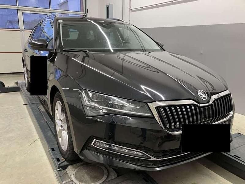 Gebraucht Skoda Superb Style 150 PS (110 kW) 2021 Schwarz Kombi