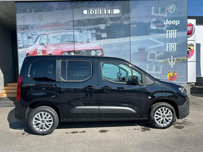 Neu Fiat Doblò 102 PS (75 kW) 2025 Schwarz Van / Kleinbus