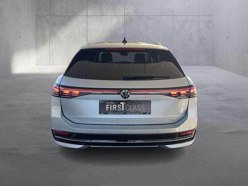 Gebraucht VW Passat Elegance 150 PS (110 kW) 2025 Silber Kombi
