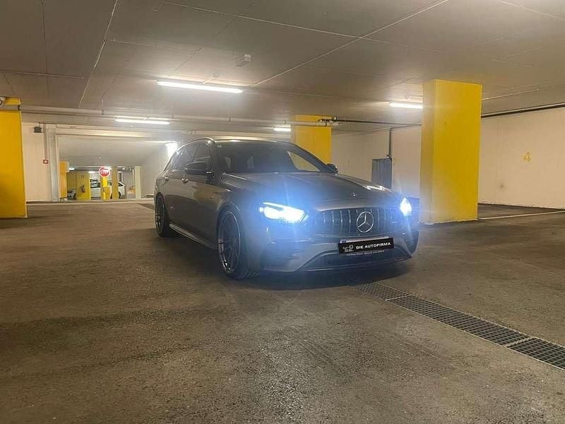 Grau Gebraucht 2020 Mercedes E53 AMG AMG Kombi | € 64.900 (Teuer) - Bild 1/4