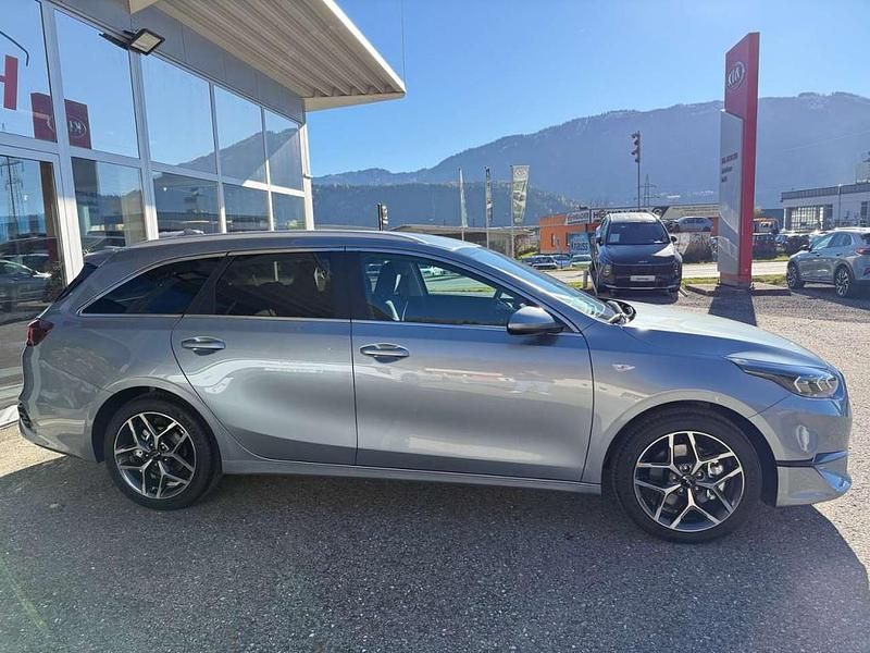 Neu Kia Ceed Silver 101 PS (74 kW) 2025 Kleinwagen