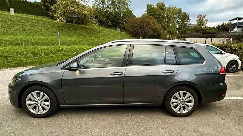 Gebraucht VW Golf VII Comfortline 116 PS (85 kW) 2017 Grau Limousine