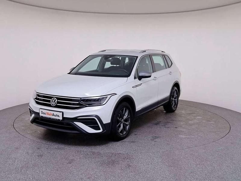 Gebraucht VW Tiguan Allspace Life 150 PS (110 kW) 2023 Weiss  normal SUV