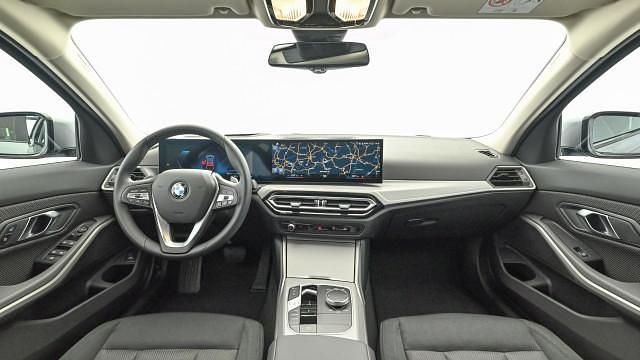 Gebraucht BMW 318 150 PS (110 kW) 2023 Skyscraper grau met. Kombi