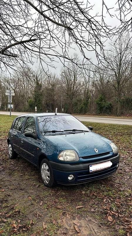 Gebraucht 1999 Renault Clio II Limousine | € 1.500 - Bild 1/4