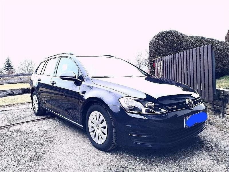 Blau Gebraucht 2018 VW Golf VII Comfortline Kombi | € 15.900 (Fairer Preis) - Bild 1/4