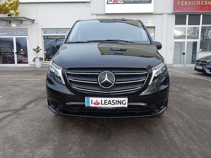 Gebraucht Mercedes Vito 163 PS (119 kW) 2023 Schwarz Van