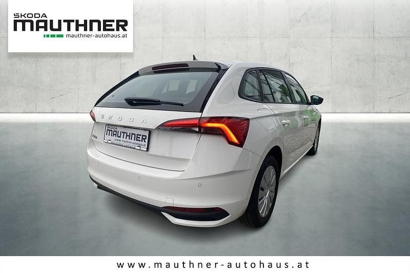 Neu Skoda Scala Essence 95 PS (69 kW) 2026 Weiss  normal Kleinwagen