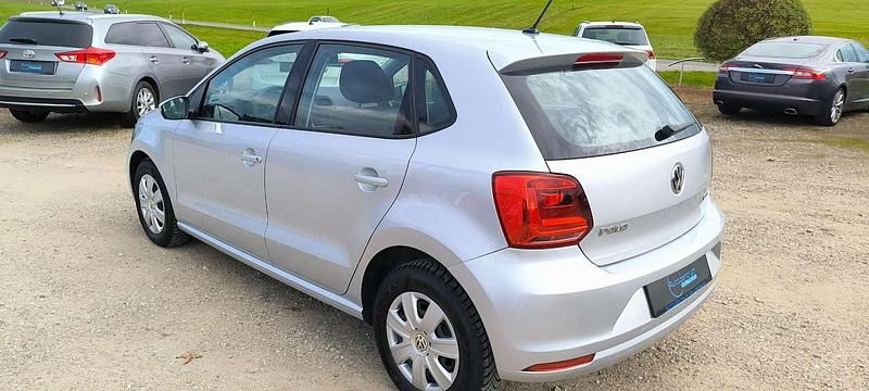 Gebraucht VW Polo Trendline 75 PS (55 kW) 2016 Grau Kleinwagen