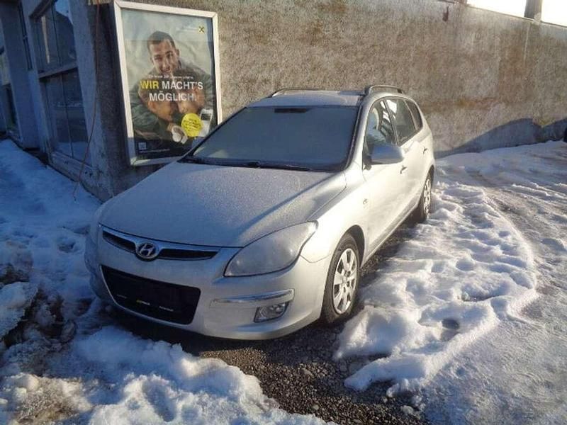 Silber Gebraucht 2008 Hyundai i30 Basis Limousine | € 3.270 (Fairer Preis) - Bild 1/3