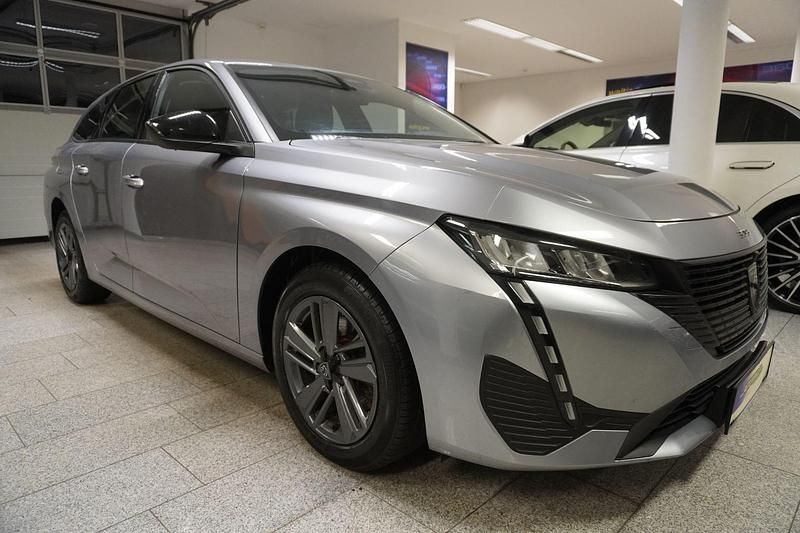 Gebraucht Peugeot 308 SW 131 PS (96 kW) 2022 Grau Kombi