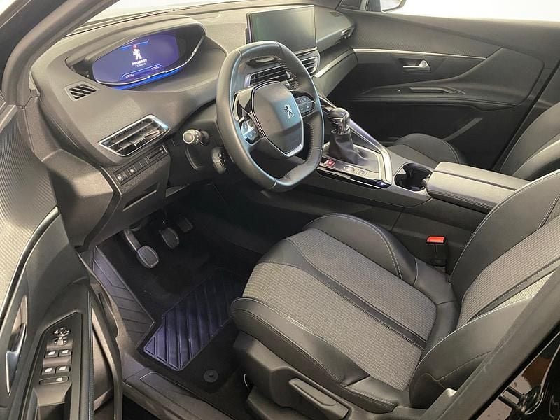 Gebraucht Peugeot 3008 Allure 131 PS (96 kW) 2024 Schwarz SUV