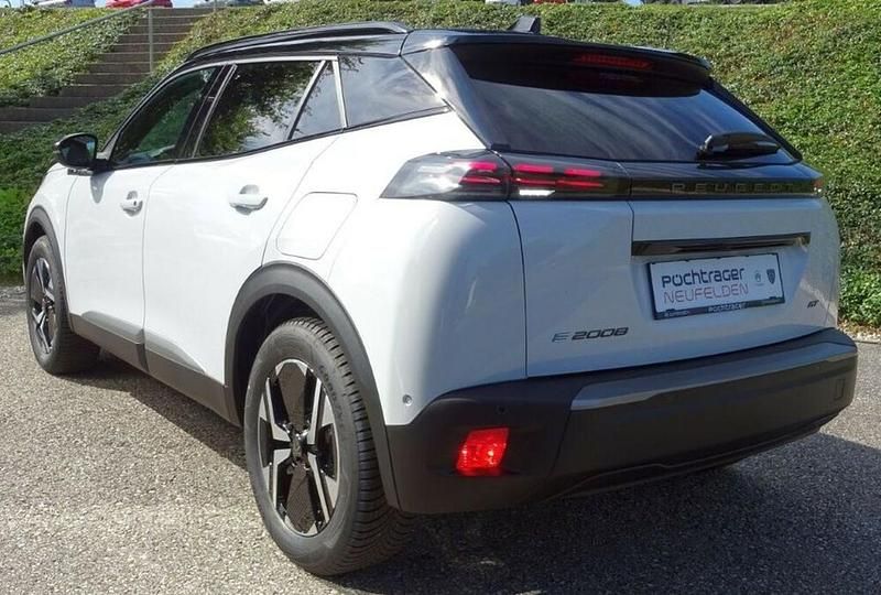 Gebraucht Peugeot e-2008 GT 114 kW (156 PS) 2025 Weiß SUV
