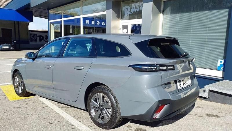 Gebraucht Peugeot 308 SW Active 131 PS (96 kW) 2023 Grau Kombi