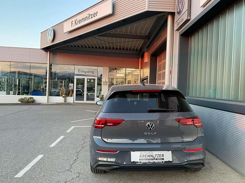 Neu VW Golf VIII 150 PS (110 kW) 2025 Grau Kleinwagen