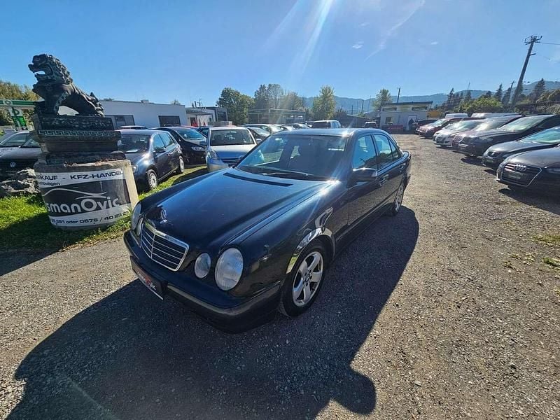 Gebraucht Mercedes E200 Avantgarde 116 PS (85 kW) 2001 Grün Limousine