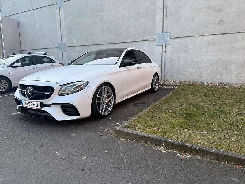 Gebraucht Mercedes E400 Avantgarde 333 PS (244 kW) 2017 Schwarz Limousine