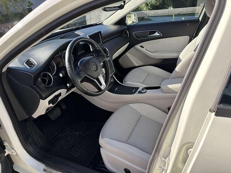 Gebraucht Mercedes GLA220 170 PS (125 kW) 2014 Weiß SUV