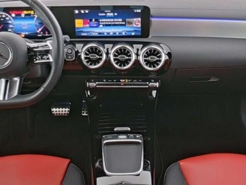 Gebraucht Mercedes A200 AMG 150 PS (110 kW) 2024 Schwarz Limousine