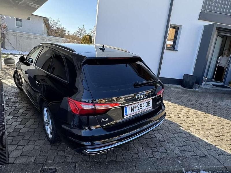 Gebraucht Audi A4 Advanced 163 PS (119 kW) 2020 Schwarz Kombi