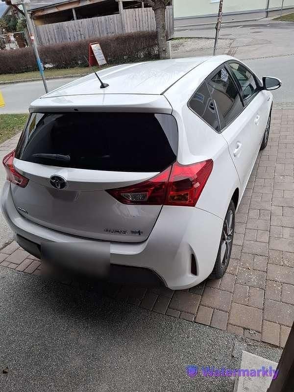 Gebraucht Toyota Auris Active 99 PS (72 kW) 2015 Weiß Limousine