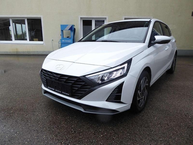 Weiß Gebraucht 2024 Hyundai i20 GO! Limousine | € 18.990 (Fairer Preis) - Bild 1/4