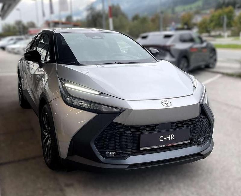 Neu Toyota C-HR Active 98 PS (72 kW) 2025 Silber SUV