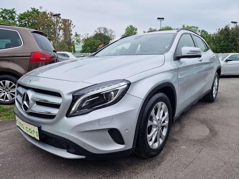 Silber Gebraucht 2014 Mercedes GLA250 SUV | € 17.990 - Bild 1/4