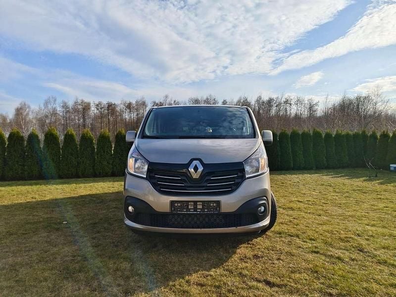 Gebraucht Renault Trafic 125 PS (91 kW) 2017 Bronze Van / Kleinbus
