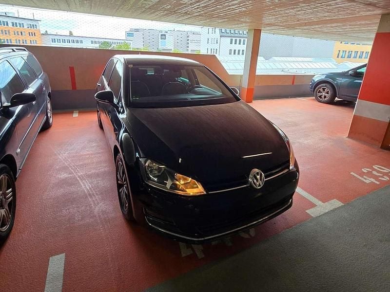 Gebraucht VW Golf VII Highline 110 PS (80 kW) 2016 Schwarz Limousine