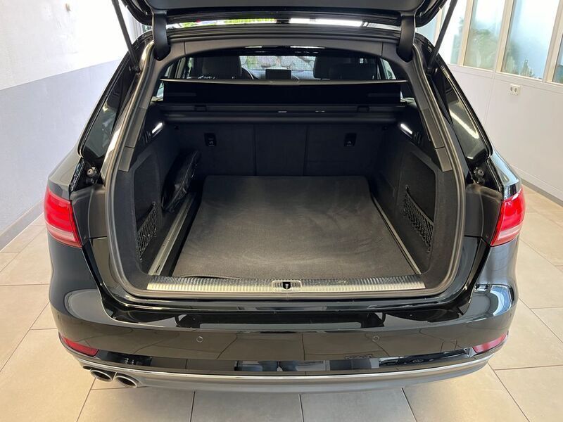Gebraucht Audi A4 Sport 190 PS (139 kW) 2016 Schwarz  metallic Kombi