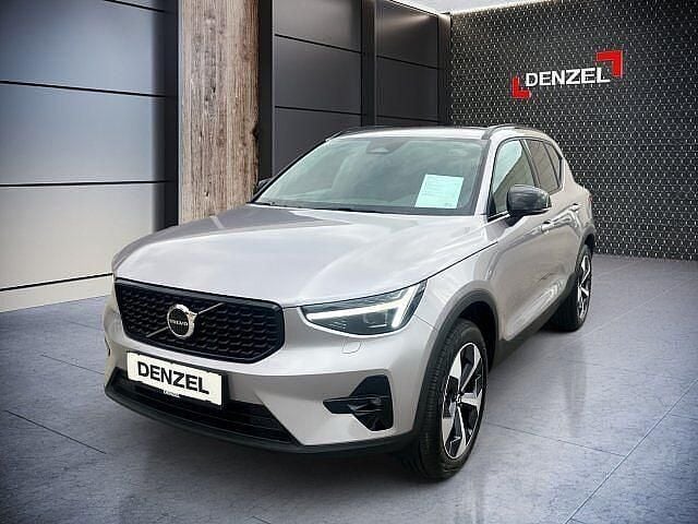 Neu Volvo XC40 163 PS (119 kW) 2025 Silber SUV