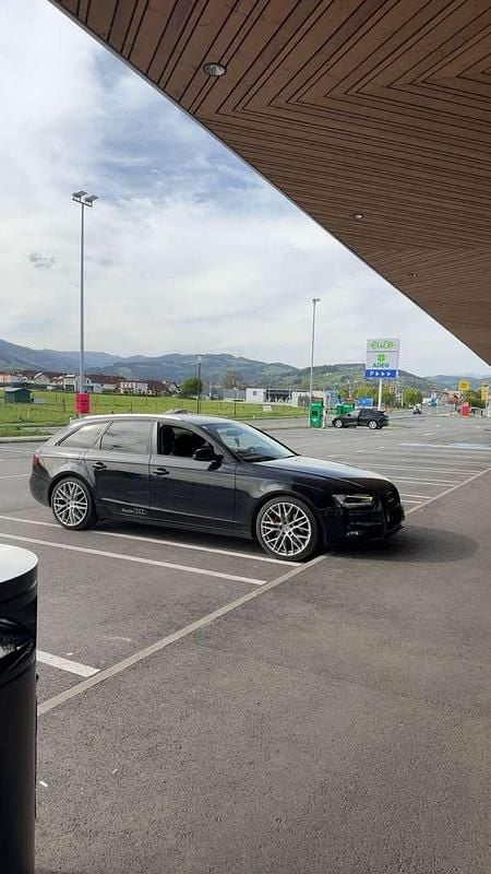 Schwarz Gebraucht 2015 Audi A4 Limousine | € 15.000 (Etwas zu teuer) - Bild 1/4