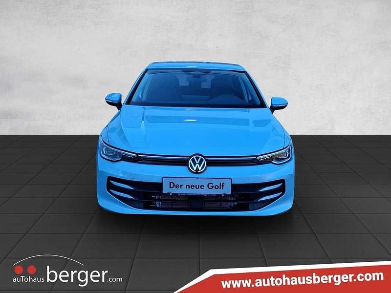 Neu VW Golf 116 PS (85 kW) 2025 Blau Limousine