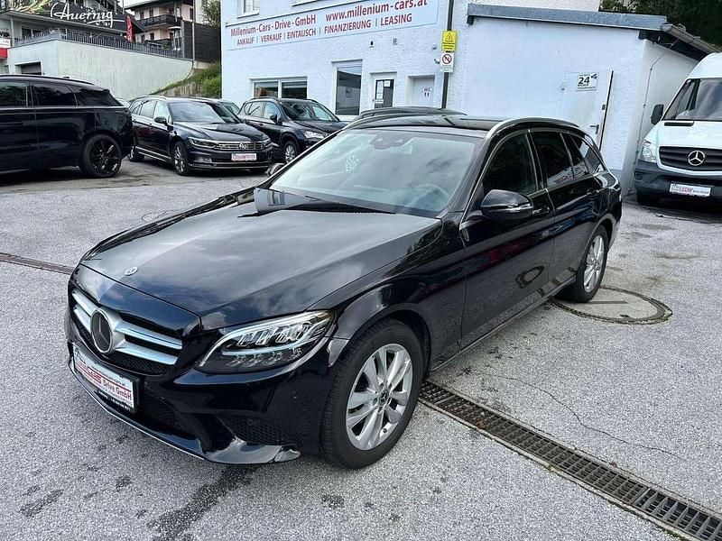 Schwarz Gebraucht 2019 Mercedes C220 Avantgarde Kombi | € 30.490 (Fairer Preis) - Bild 1/4