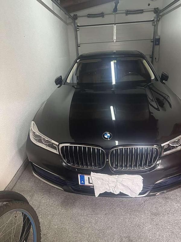 Gebraucht BMW 730L 265 PS (194 kW) 2015 Limousine