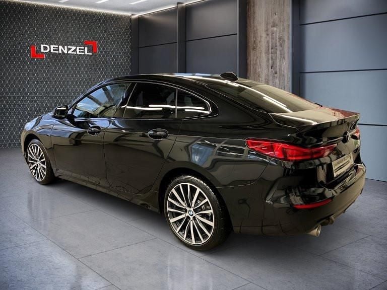 Gebraucht BMW 220 Sport Line 178 PS (130 kW) 2025 Saphirschwarz met. Coupé