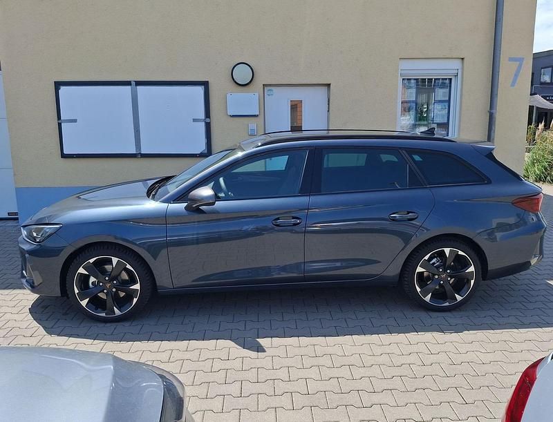 Neu Cupra Leon Basis 150 PS (110 kW) 2025 Limousine