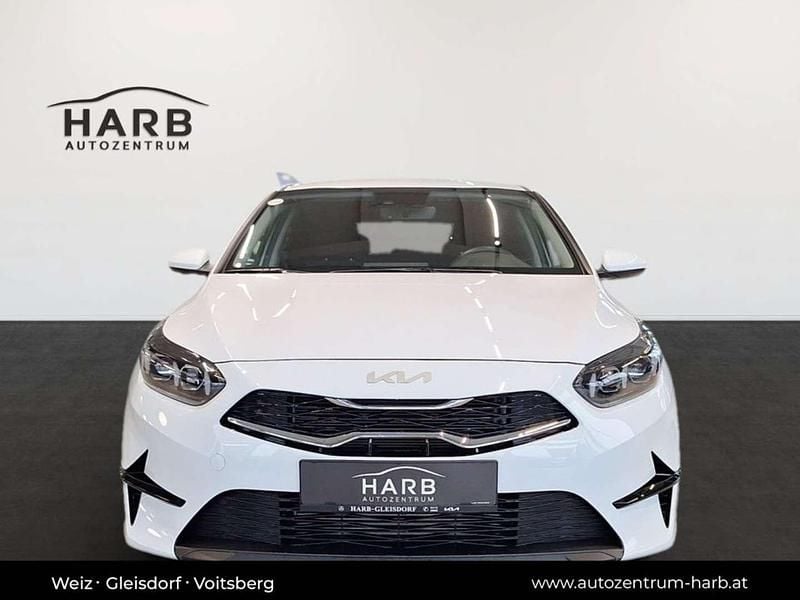 Gebraucht Kia Ceed Silver 101 PS (74 kW) 2024 Weiß Kleinwagen