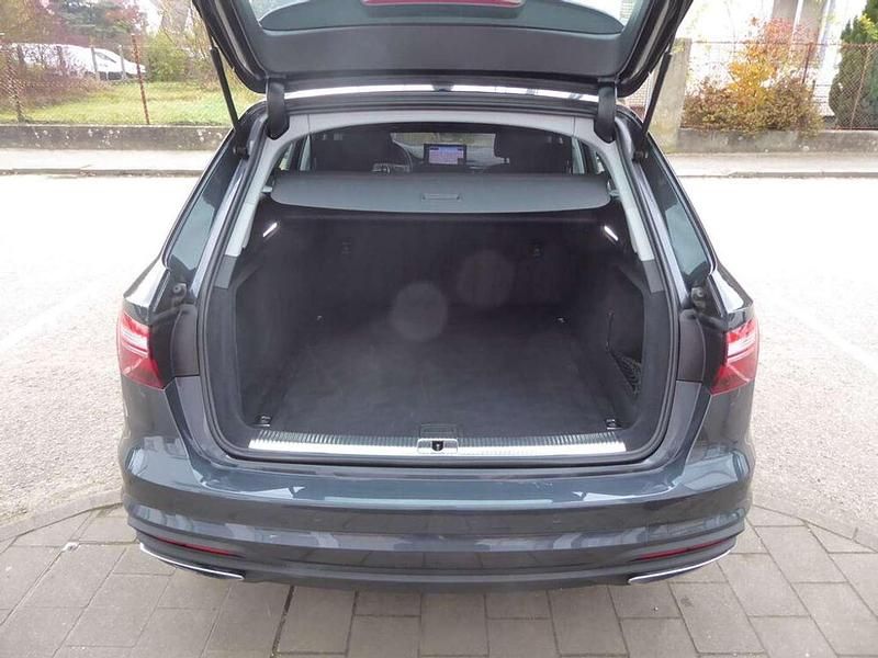 Gebraucht Audi A4 163 PS (119 kW) 2021 Grau Kombi