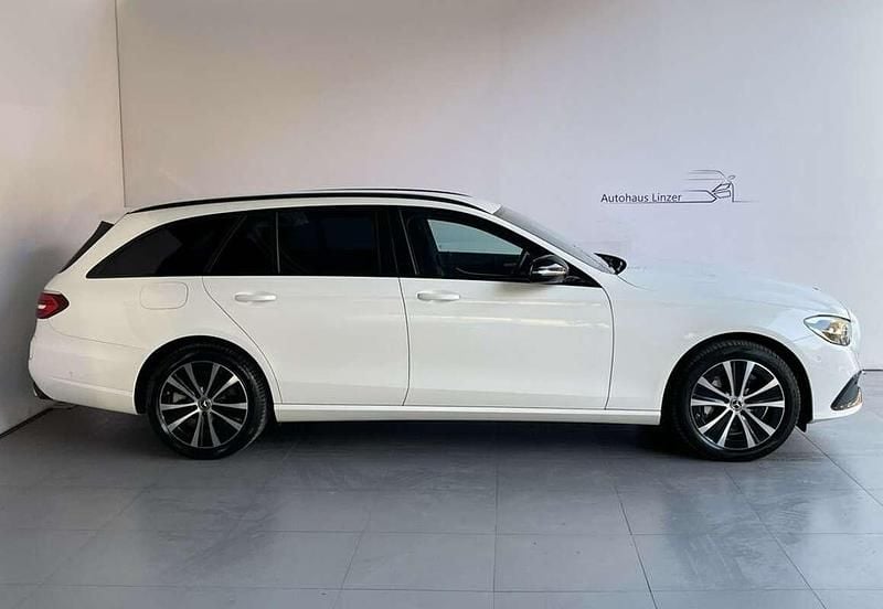 Gebraucht Mercedes E300 194 PS (142 kW) 2021 Weiß Kombi