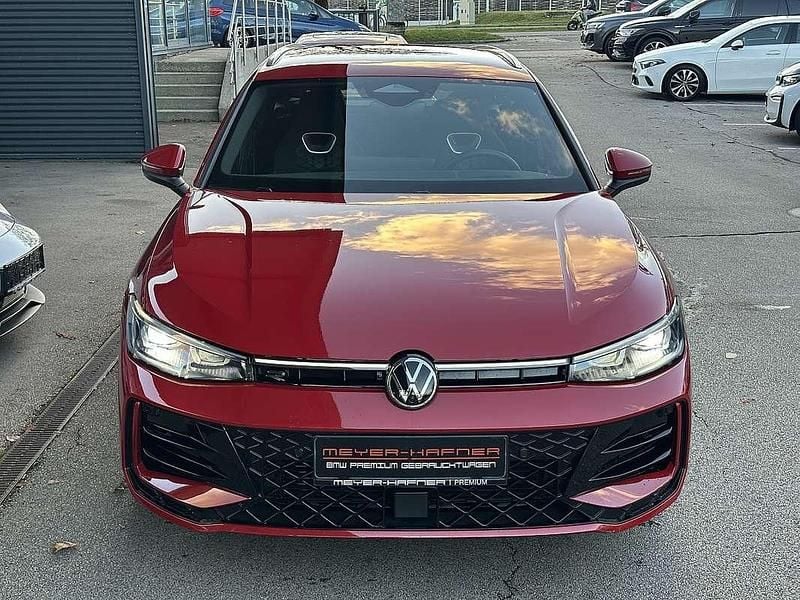 Gebraucht VW Passat IQ Drive 150 PS (110 kW) 2024 Chilirot Kombi