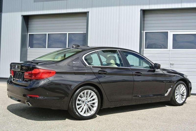 Gebraucht BMW 530e Sport Line 184 PS (135 kW) 2019 Grau Limousine