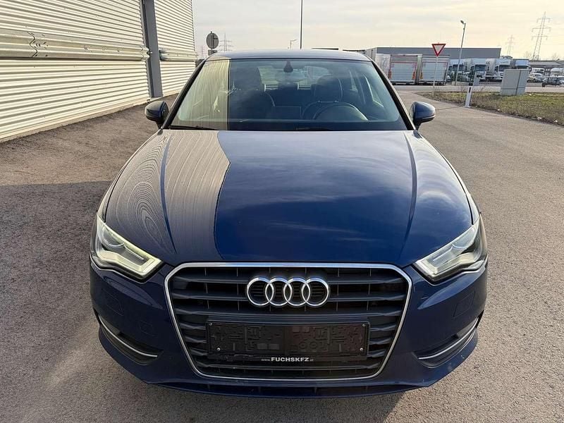 Gebraucht Audi A3 Ambiente 122 PS (89 kW) 2013 Blau Kleinwagen