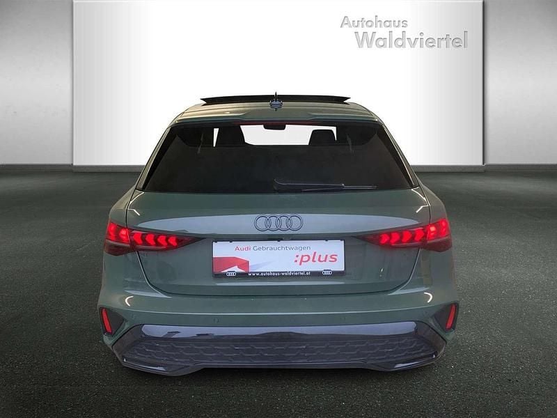 Gebraucht Audi A3 S-Line 150 PS (110 kW) 2025 Mittelgrün metallic Limousine