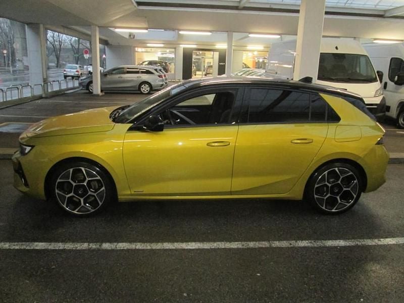 Gebraucht Opel Astra 150 PS (110 kW) 2022 Limousine