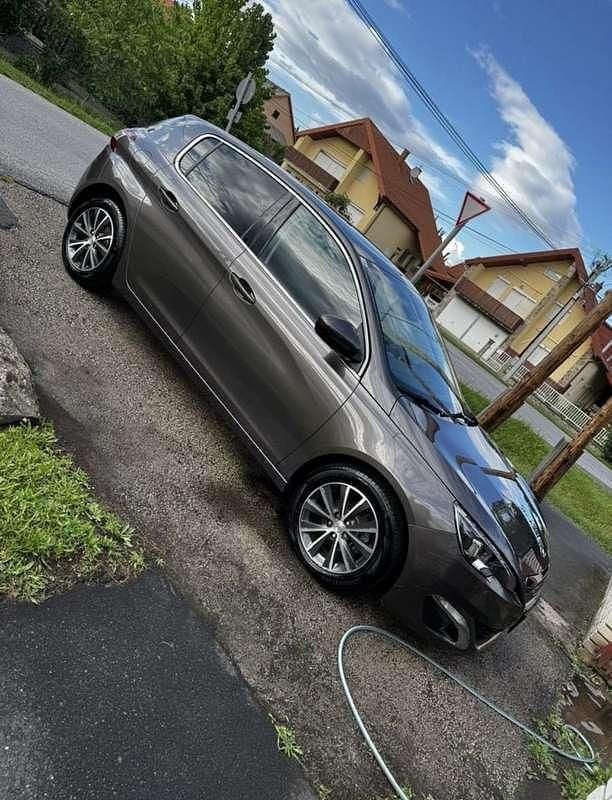 Gebraucht Peugeot 308 Allure 92 PS (67 kW) 2014 Grau Limousine
